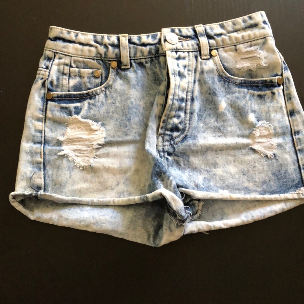 Refuge Size 2 acid wash high waisted shorts